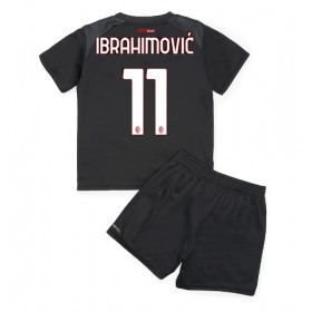 Baby Fußballbekleidung AC Milan Zlatan Ibrahimovic #11 Heimtrikot 2022-23 Kurzarm (+ kurze hosen)